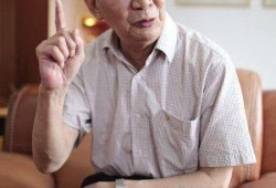张新伟爸爸最新照片爆料,岁月痕迹见证温馨时光